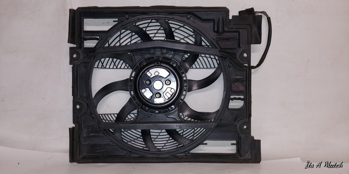 98 99 00 01 02 03 BMW 5 Series E39 525i OEM radiator cooling fan 