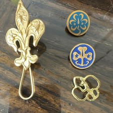 Girl Scouts Lot 4 Gold Tone Blue Enamel Trefoil Pins w/ Fleur-de-Lis & Clover