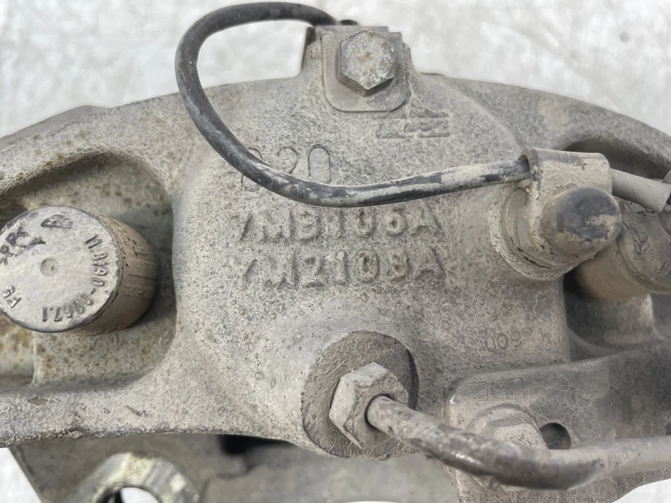 ✅ Pinza de freno delantera derecha del lado del pasajero Volkswagen Eurovan GLS 1999-2001 OEM Foto 4 de 4