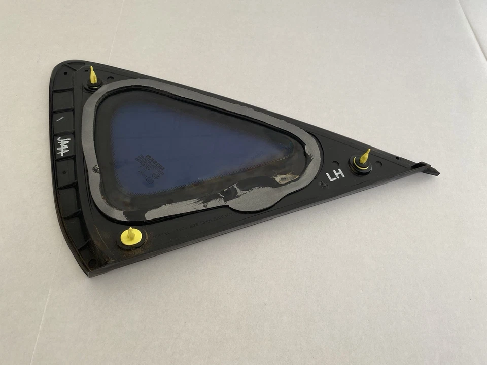 2013 2014 2015 2016 2017 2018 2019 Nissan Sentra DRIVER'S side quarter glass - Image 2 of 4