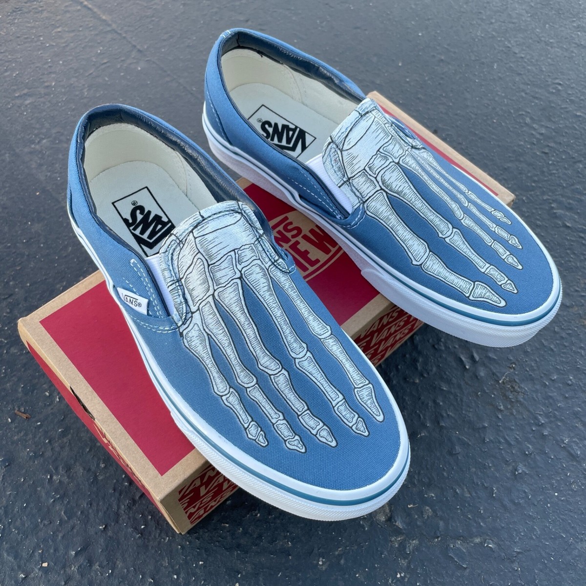 Vans Slip On Skeleton Feet Halloween Theme Navy Slip On  display picture 1