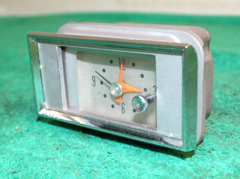 Ford Galaxie 500 XL 1964 Fastback convertible nuevo de lote eléctrico tablero reloj y bisel Foto 3 de 4