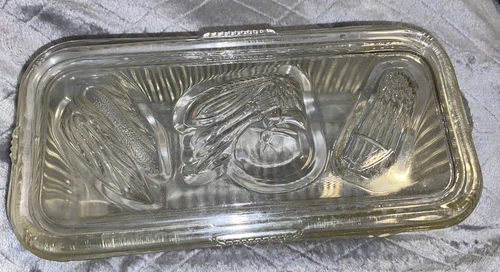 VINTAGE FEDERAL GLASS REFRIGERATOR DISH WITH EMBOSSED VEGTABLES & LID