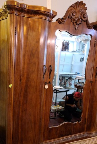 Amazing Gorgeous Antique Solid Wood Victorian Triple Armoire - Mirror Door– VGC - Picture 2 of 20