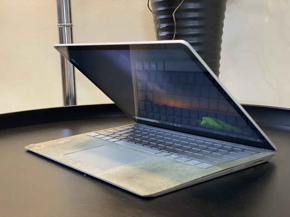 Microsoft Surface Laptop Gen1 1769/ i7-7660U/ 16GB RAM/ 512GB SSD Win10Pro Touch - Image 2 of 4