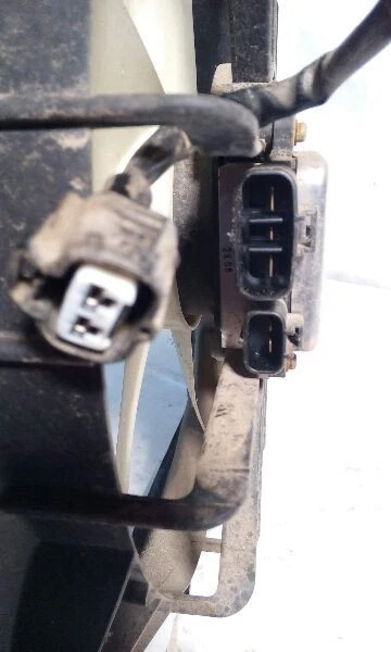 Motor ventilador condensador radiador Mitsubishi Endeavor 2010 Foto 3 de 4