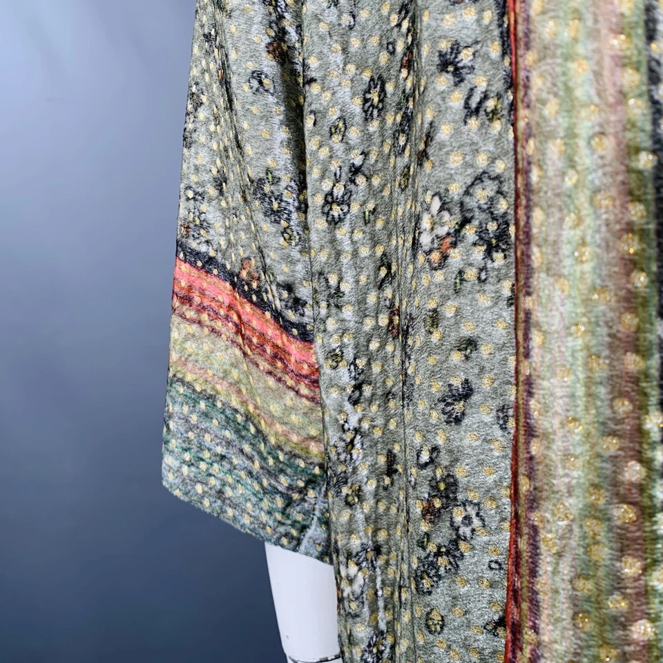 Abrigo BLANK LONDON Talla Única Verde Salvia Viscosa Floral Frente Abierto Foto 4 de 4