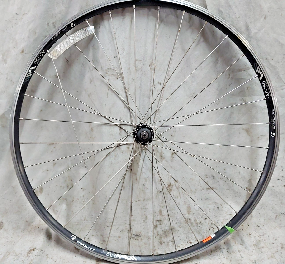 bontrager 前輪　美品 Bontrager SSR Racing 700c Front Road Bike Wheel 100mm 20S Silver