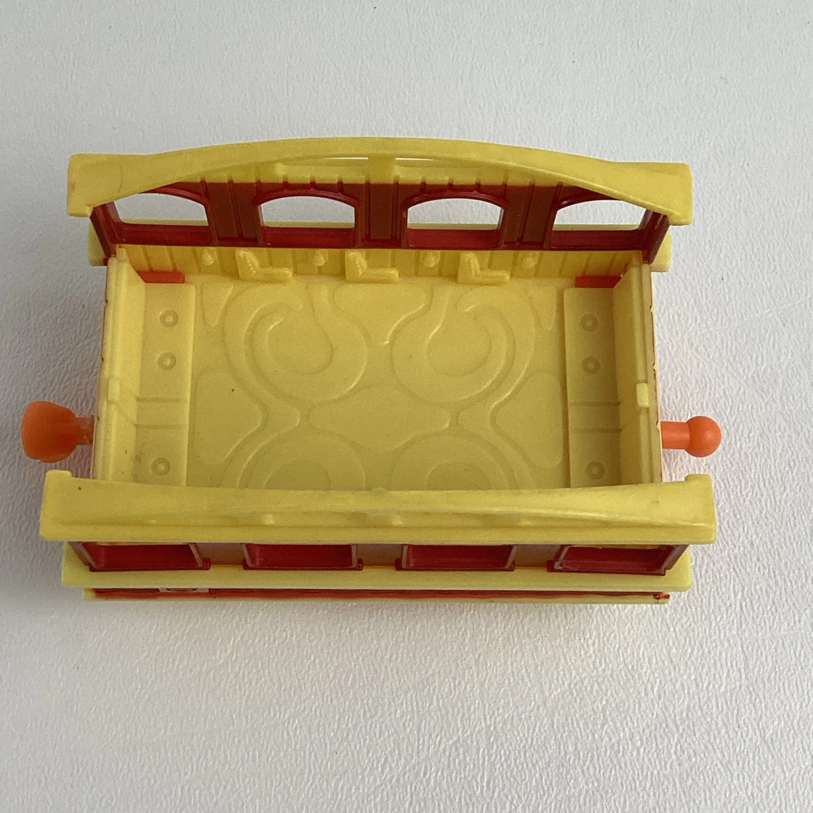 jim-henson ação dinosaur train laura giganotosaurus carro de trem 2012 