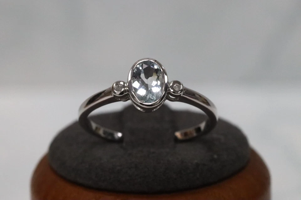 Anillo de diamantes y aguamarina de oro blanco de 9 quilates - talla R1/2 - sello del Reino Unido Foto 4 de 4