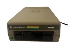 Commodore 1541 5.25in Single Floppy Disk Drive, Serial Interface Beige Powers On