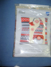 Christmas Elf 2 -  Vervaco Cross Stitch Cushion Kit - PN-0156878