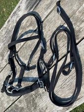 Black nylon Western halter/bridle combination w/reins