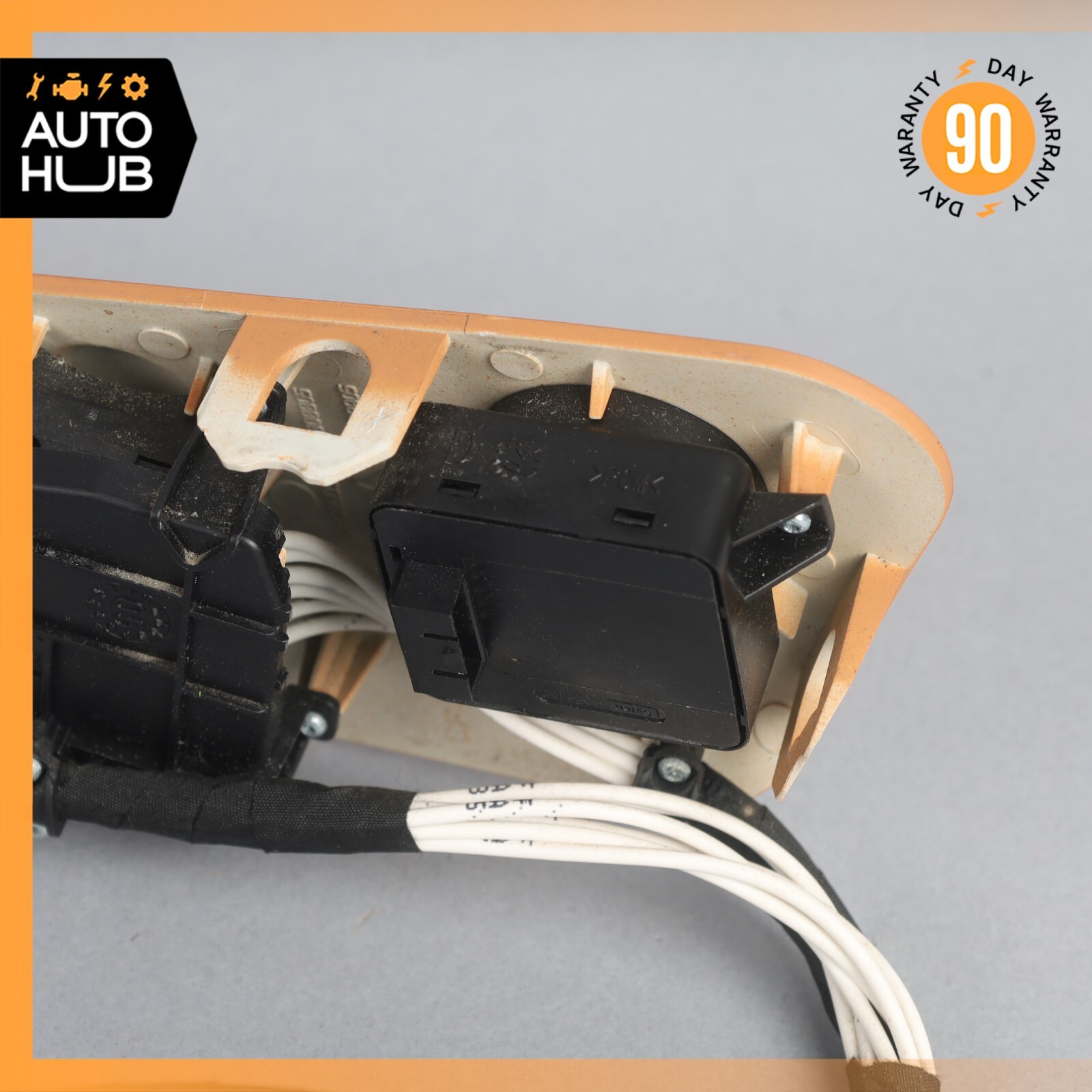 03-13 Maserati Quattroporte M139 Front Right Side Seat Control Switch OEM