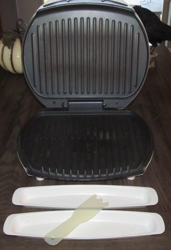 Large preowned George Foreman Grill w/ 2 Drip trays and 1 Scraper Cleaner GR36VT