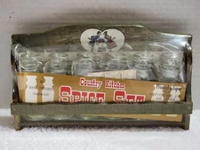 NEW VINTAGE COUNTRY KITCHEN WOODEN SPICE RACK 6 APOTHECARY JARS & LABELS JAPAN