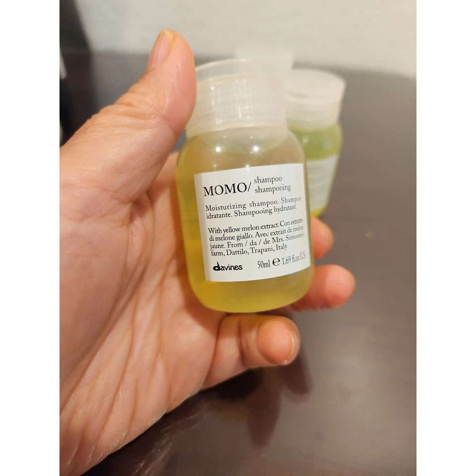 Davines MOMO Champú Hidratante Hidratante Amarillo Melón Italia 50 ml Tamaño Viaje Foto 2 de 3