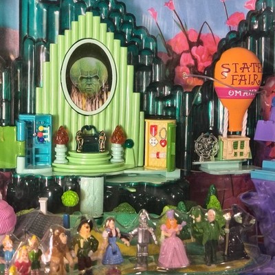 Wizard of Oz Light-Up Emerald City Playset 2001 NEW Sealed Box Damage