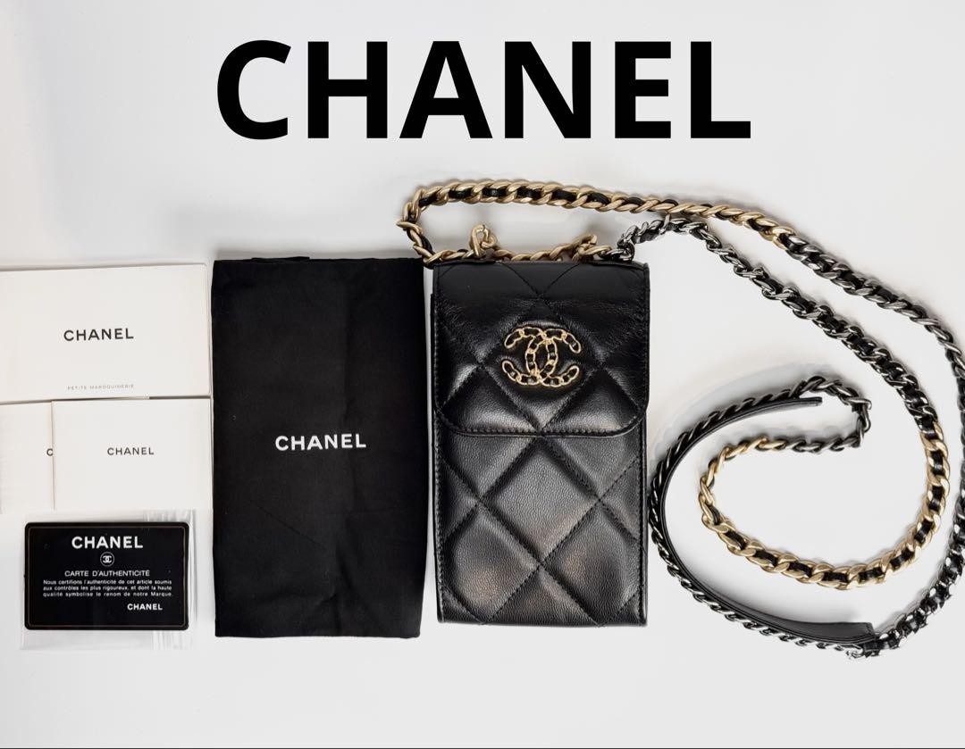 CHANEL 19 Lambskin Black Chain Shoulder Phone Case PG4Q7K