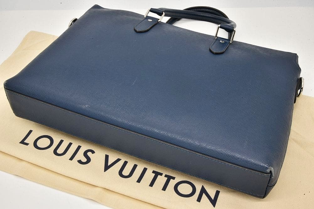 Louis Vuitton ビジネスバッグ ネイビー Louis Vuitton Taiga Anton Briefcase Business Bag Document Case