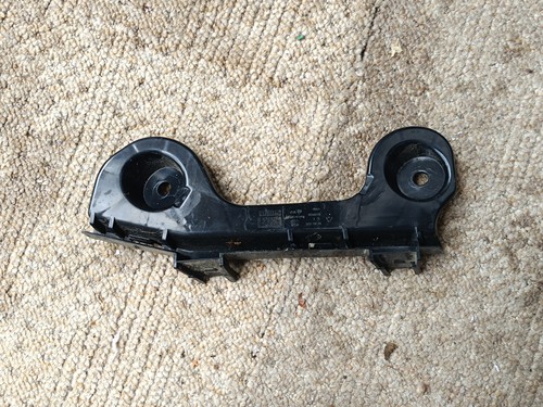 Halter Träger Aufnahme Führung Stoßstange Links Hinten Cupra Born 10E807393A