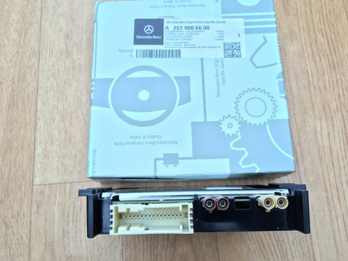 NEW GENUINE MERCEDES-BENZ GLA H247 COMMUNICATION MODULE CONTROL UNIT A2579006600 - Picture 4 of 5
