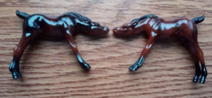 Lot of 2 Hartland Thoroughbred Nursing Foals  1970's VGC