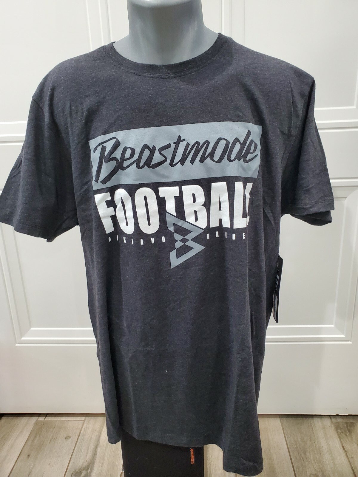 marshawn lynch raiders t shirt