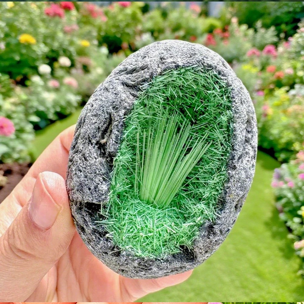 Rare Natural Meteorite Quartz Crystal Specimen Goethite Green Copper Ore Decor