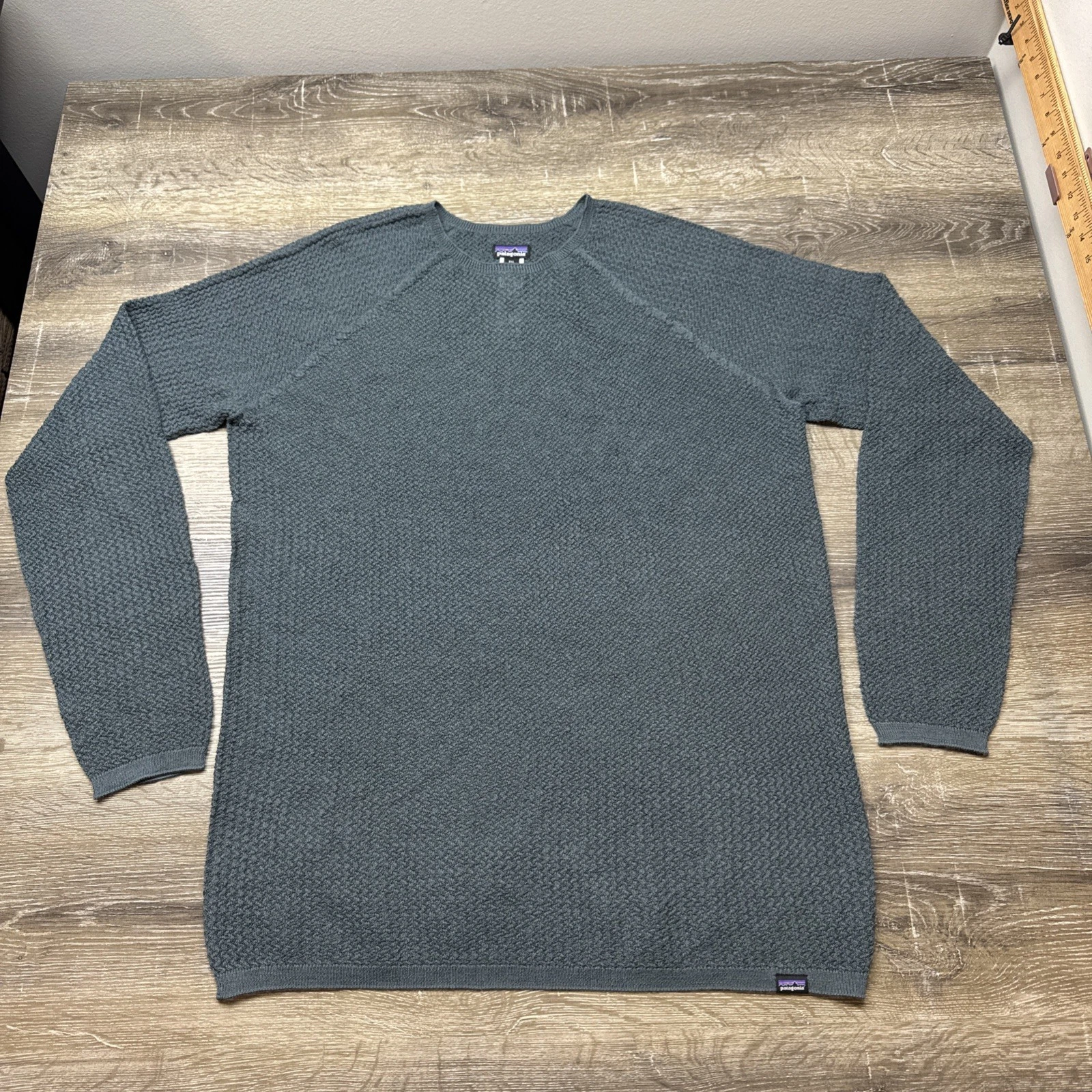 Patagonia Capilene Air Crew Long Sleeve Base Layer Merino Wool Men’s 2XL Gray
Opens in a new window