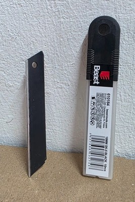 Cuttermesserklingen schwarz (18mm, 10 Segmente, SK-5 Black, 0,5mm) Abbrechklinge