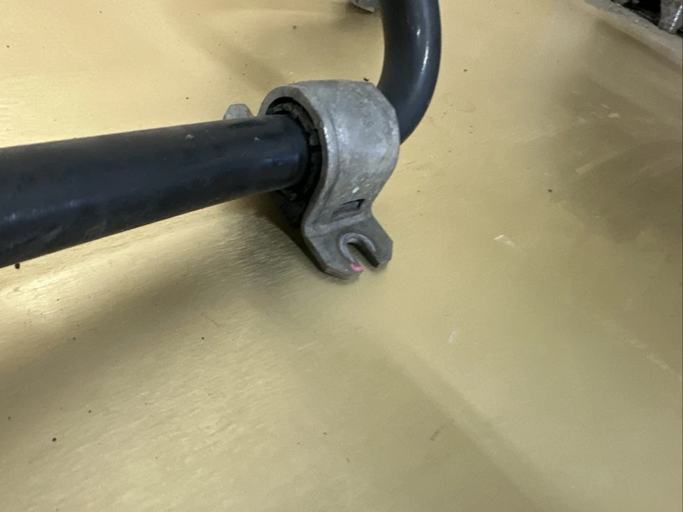 2013 CHEVROLET VOLT FRONT STABILIZER BAR Oem - Image 4 of 4