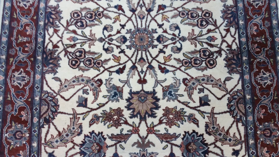 3' X 5' Oriental Rug Hand Knotted fine beautiful design ivory Colors - Image 2 of 4