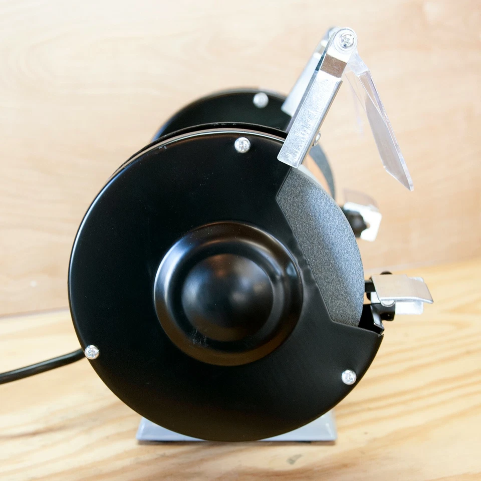 Amoladora de banco gris Black Bull de 6 pulgadas Foto 2 de 4