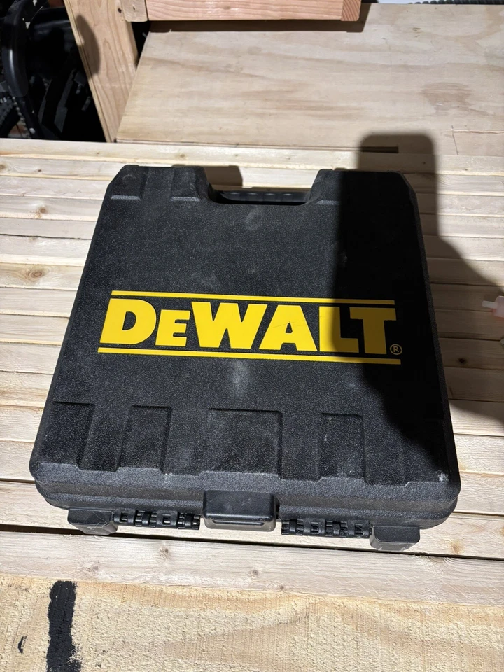 Combo Kit - DeWalt Pneumatic 16 Gauge finish Nailer and 18 gauge Brad nailer. - Image 4 of 4