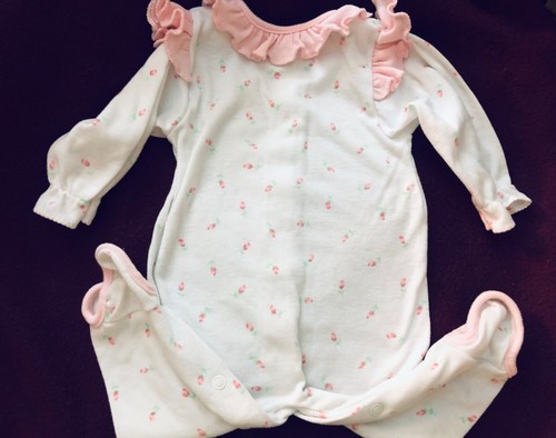Baby Girl's size M Carter’s 12-17 lbs pink & white ruffle floral sleeper feet in