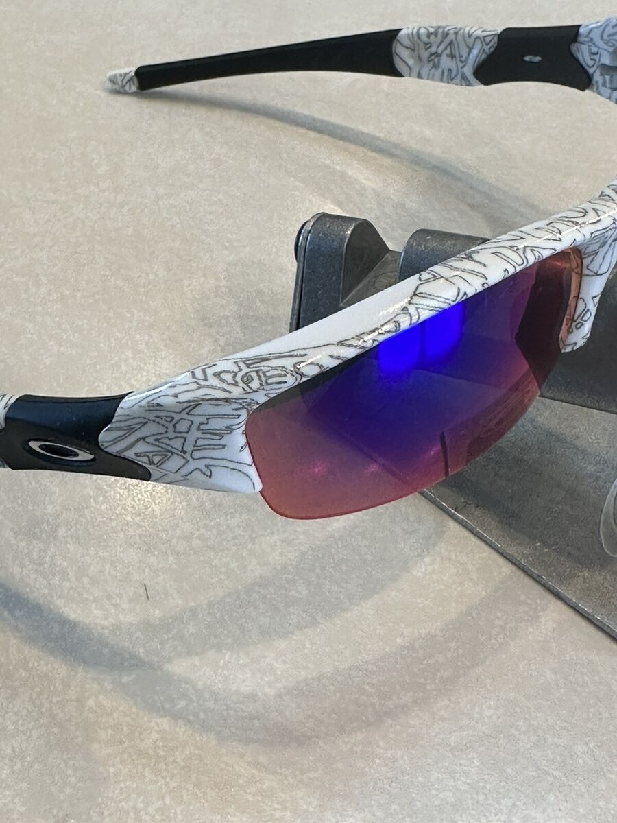 New Oakley Flak Jacket 1.0 White Text w/+Red Iridium Asian New Oakley Flak Jacket 1.0 White Text w/+Red Iridium Asian