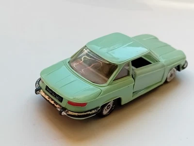 Norev Panhard 24 CT 1/43. Vert clair. N°72. Roues déformées. - Photo 1/2