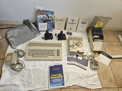 Original Commodore Computer C64 + Floppy 1541 + Diksetten + Bücher + Joysticks