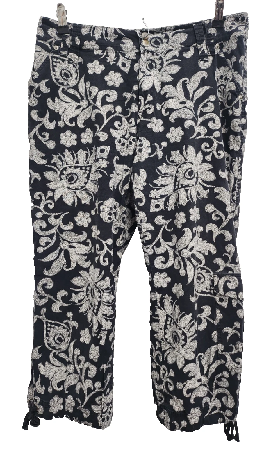 Coldwater Creek Womens Capri Pants Size 10 Black White Floral Crop Casual
