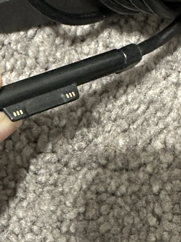 Cargador Original Microsoft Surface Pro Modelo 1625 12V - 36W Foto 3 de 4