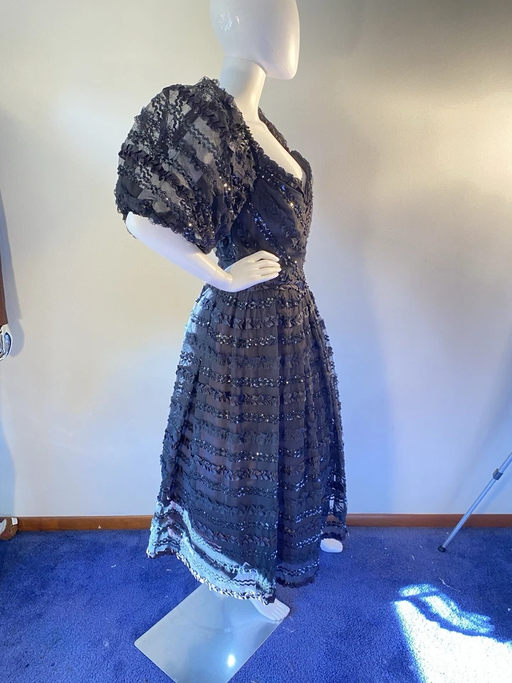 Vestido vintage Lillie Rubin años 70 entallado y estilo lentejuelas y superposición transparente, excelente estado Foto 3 de 4