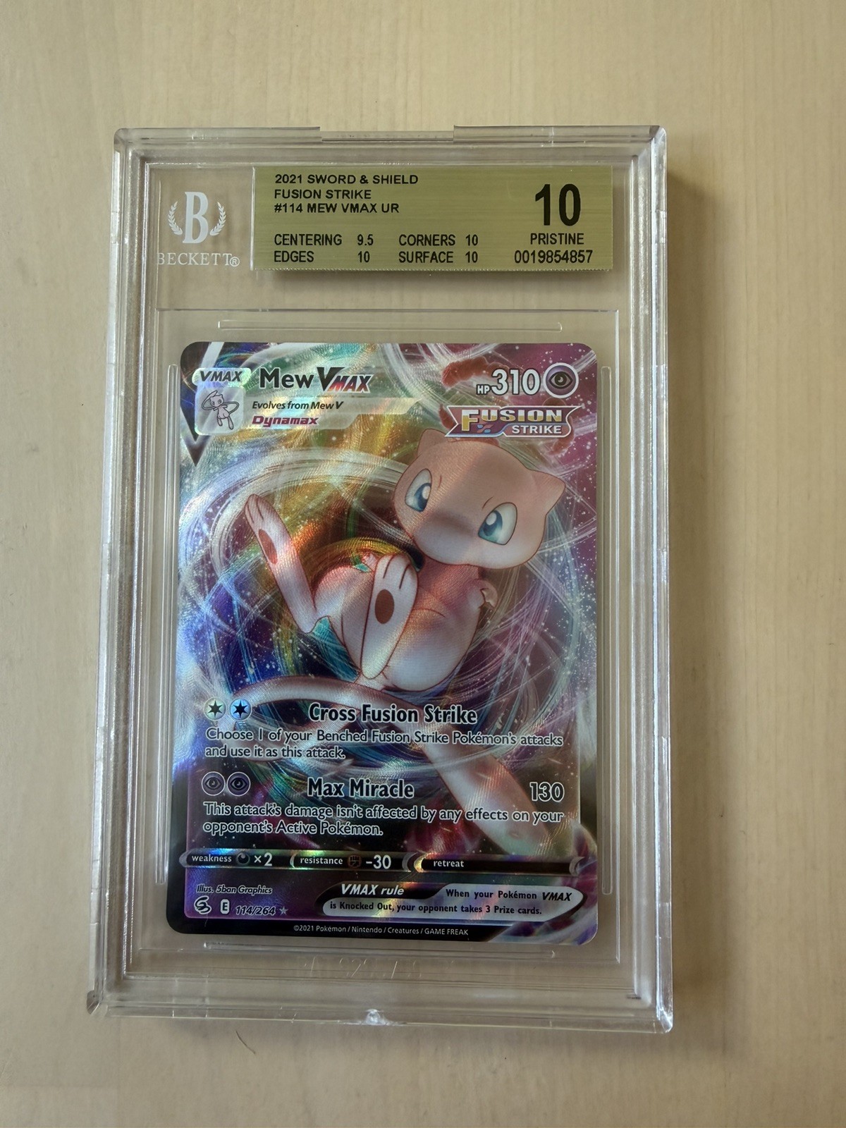 Pokemon 2021 SWSH Fusion Strike Mew VMAX UR #114 BGS 10