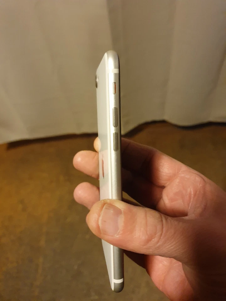 Apple iPhone SE (2022) · 64GB, Foto 3 von 5