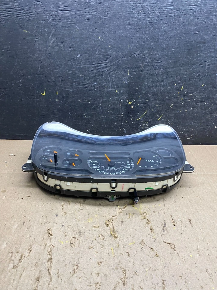 2003 to 2006 Chevrolet Silverado Sierra Cluster Gauge Speedometer U5449 DG - Image 4 of 4