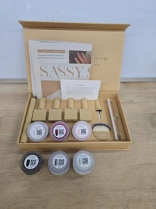 Sassy Saints Nail Manucure Kit w/ 6 Poudres Nail Polish Ensemble cadeau neuf