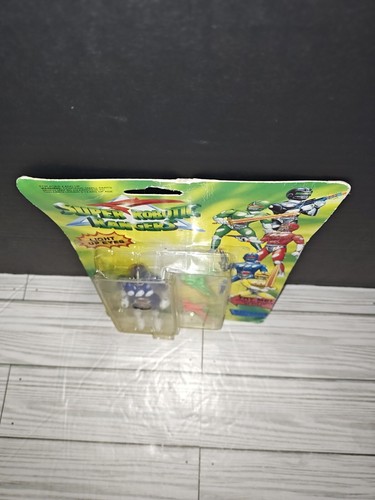 Vintage Super Robotic Rangers Blue Action Figure With Light Up Eyes New - Picture 2 of 11