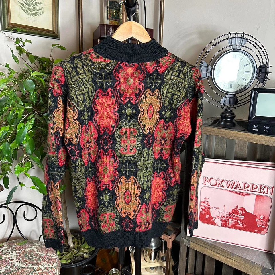 Beautiful Y2k Gloria Vanderbilt Wool sweater sized medium - Image 3 of 4