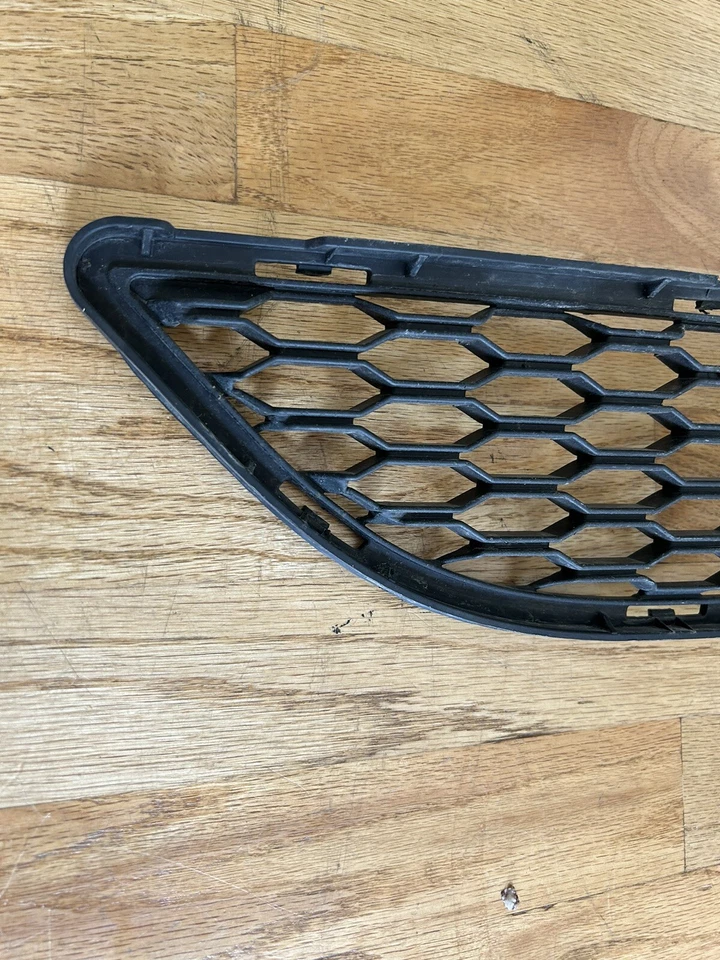 Parachoques delantero Dodge Caravan 2011-2019 parrilla inferior montaje central OEM Foto 3 de 4