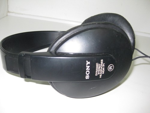 Sony MDR-P1 Dynamic Stereo Headphones Black Headband - Picture 4 of 11
